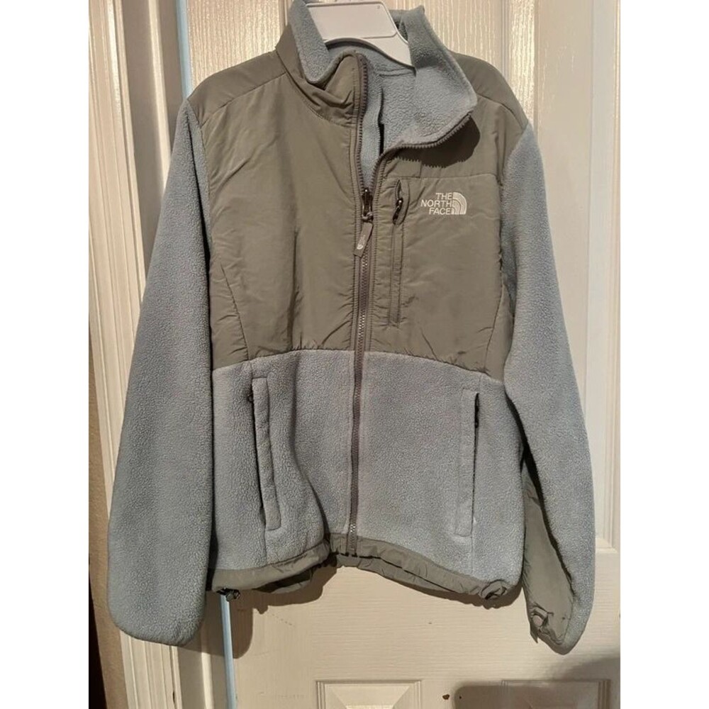 The North Face Women’s Gray Fleece Full-Zip Jacket – Size Small